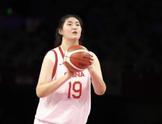 巴特勒连续十五场比赛得分超过险胜，中国队不断突破！